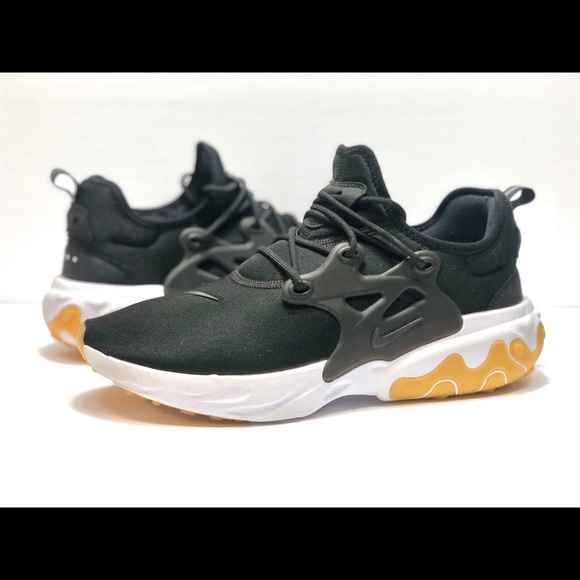 react presto black white gum